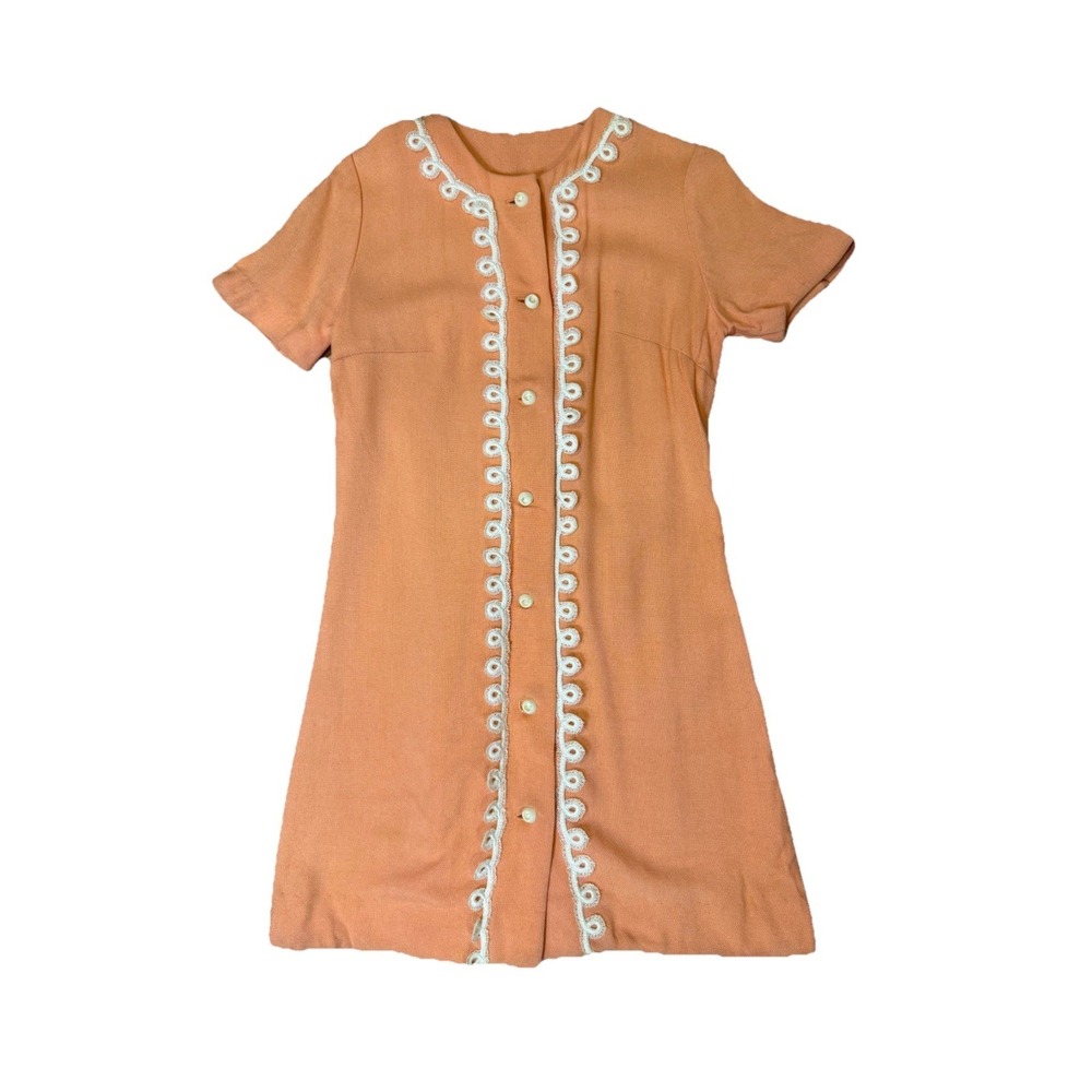 Vintage‎ 70s Peach Soft Orange Short Sleeve Dress with White Appliqué Button SM